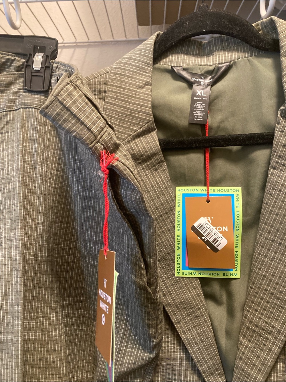 NWT Houston White 2-piece Suit: Blazer, Pants (XL / 50) Multi-Olive-Green-Plaid - Picture 2 of 9